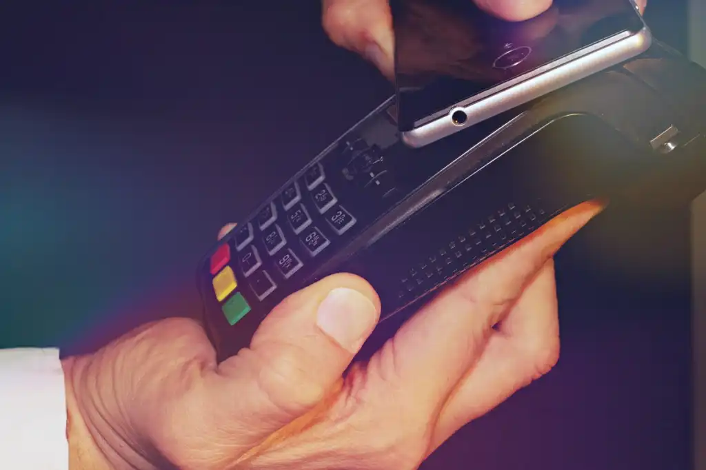 mobile-payment-terminal-retail-pos