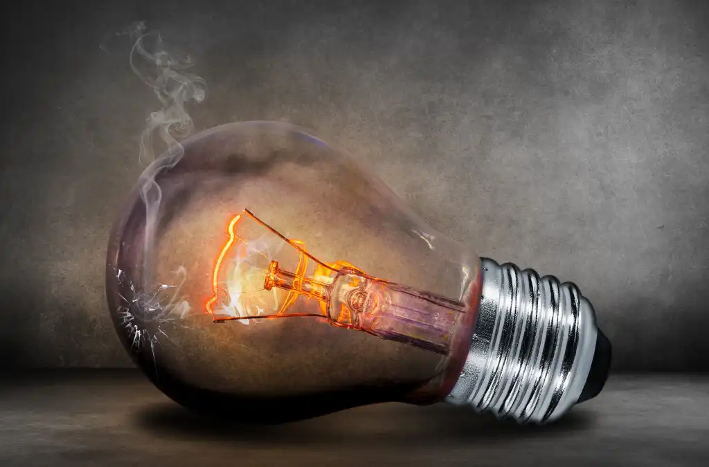 Light bulb, Incandescent, Smoke image.