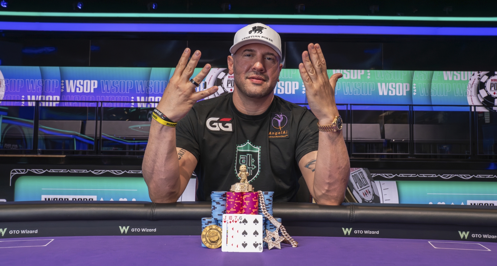 Michael Mizrachi remporte le titre PLO WSOP à 10 000 $ et son neuvième bracelet