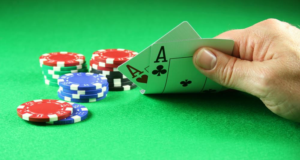 Stratégie de poker avec Jonathan Little : trouver un pli avec les As