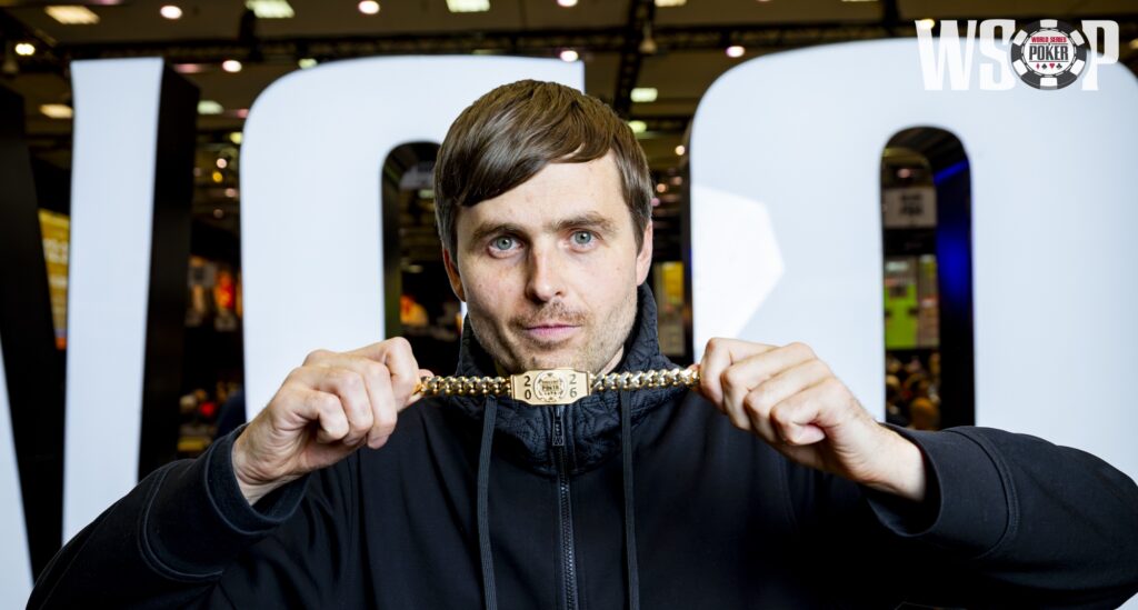 Martin Kabrhel multi-tables pour le sixième bracelet des World Series of Poker