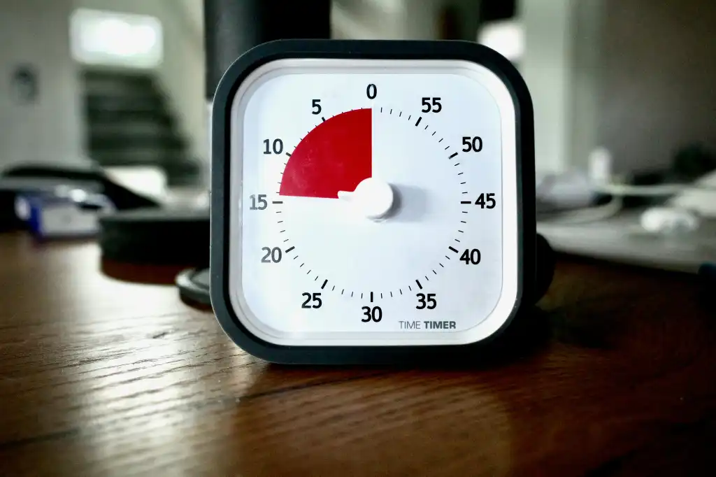 black and white analog timer gauge