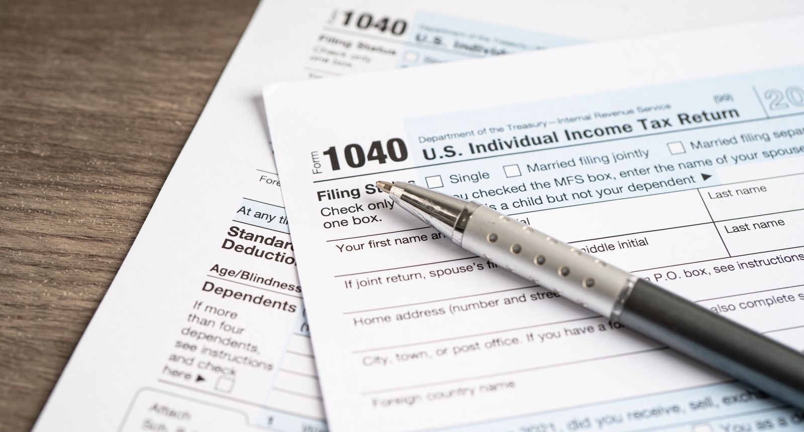 A picture of a 1040 tax form