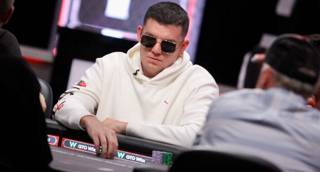 Jesse Lonis remporte le 3e bracelet WSOP lors d'un événement de prime en ligne
