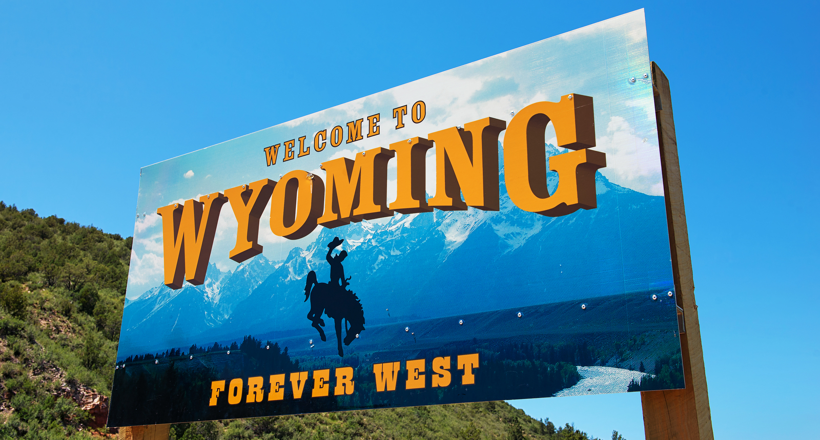 A picture of a Welcome to Wyoming sign